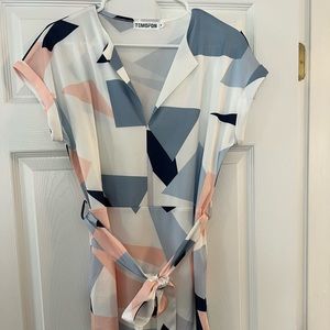 Tie-waist short sleeve dress